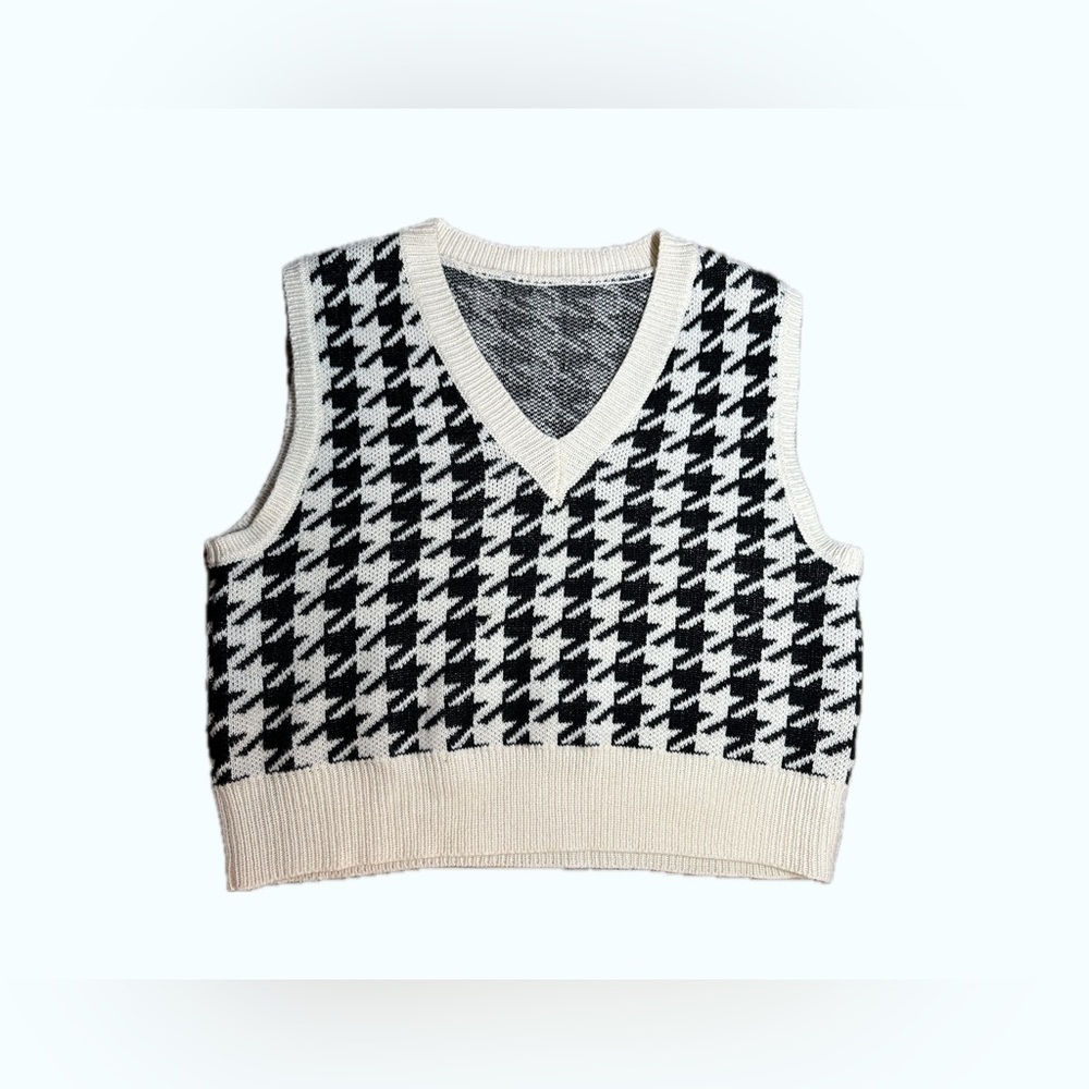 SHEIN Houndstooth Cropped Sweater Vest Size Large | Tan & Black V-Neck